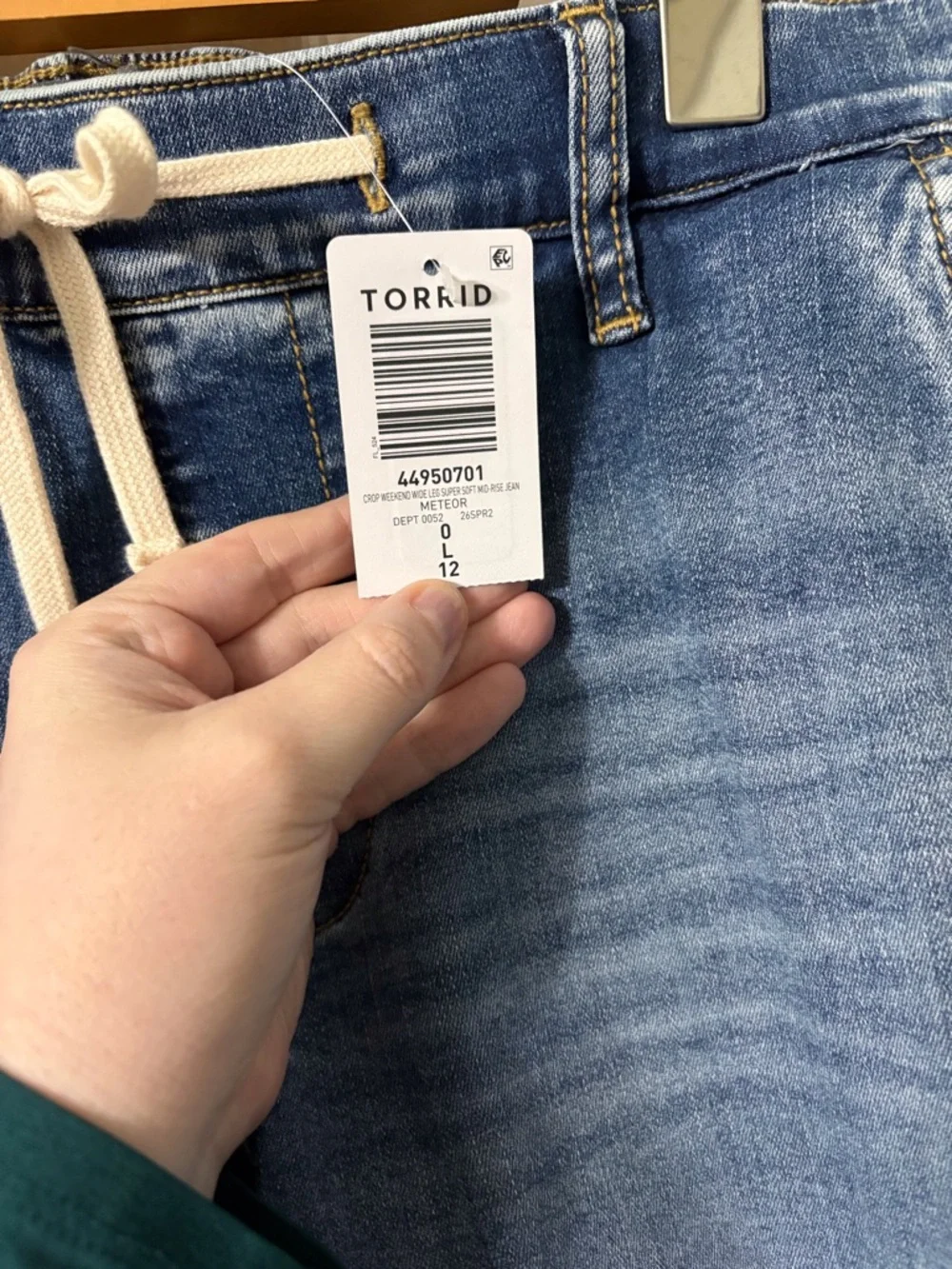 torrid Crop Weekend Mid-Rise Wide-Leg Jean - Picture 8 of 10